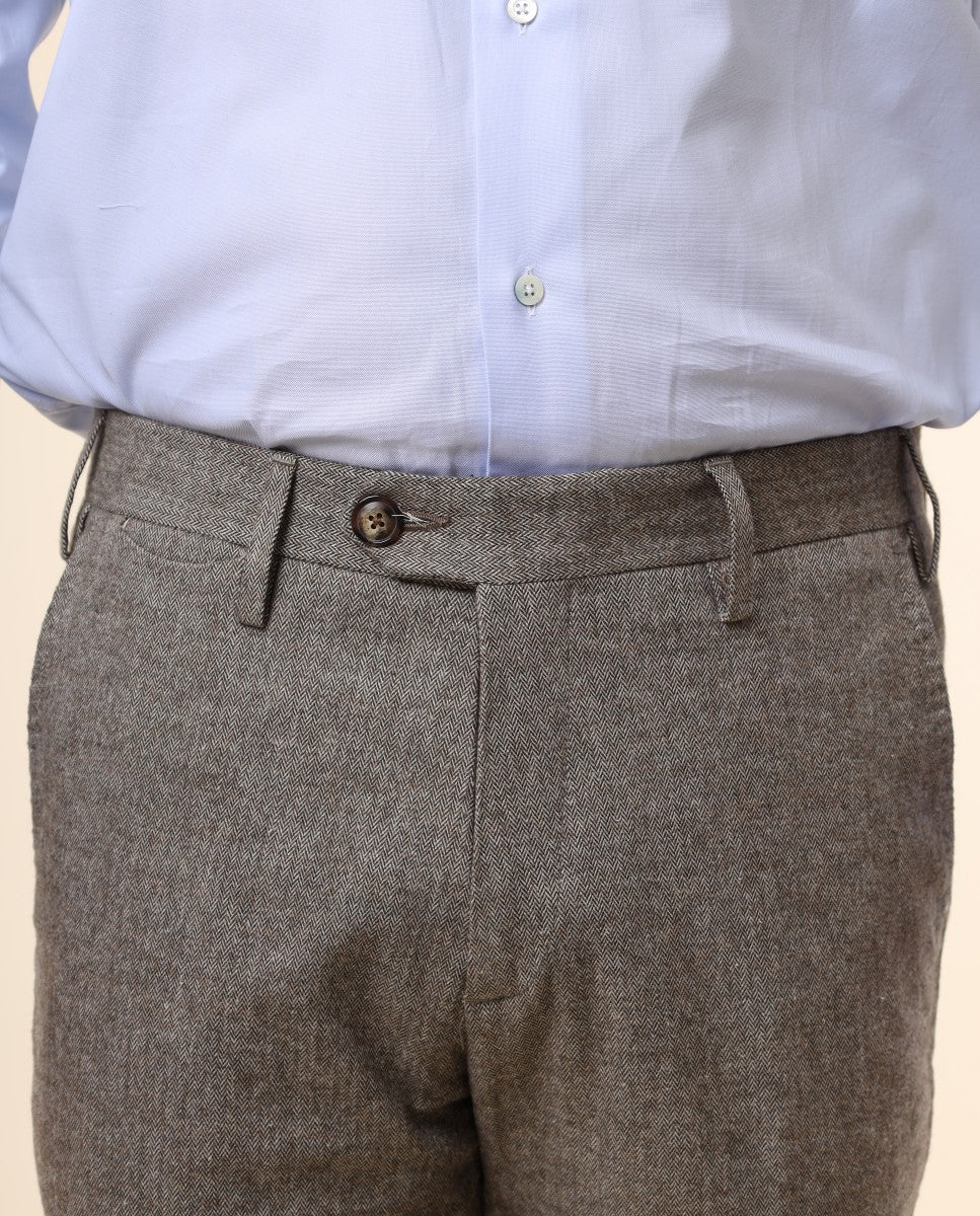 Calças Chinos Soft Slim em Castanho