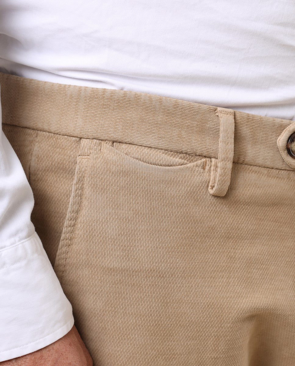 Calças Chinos Soft Slim em Bege Escuro